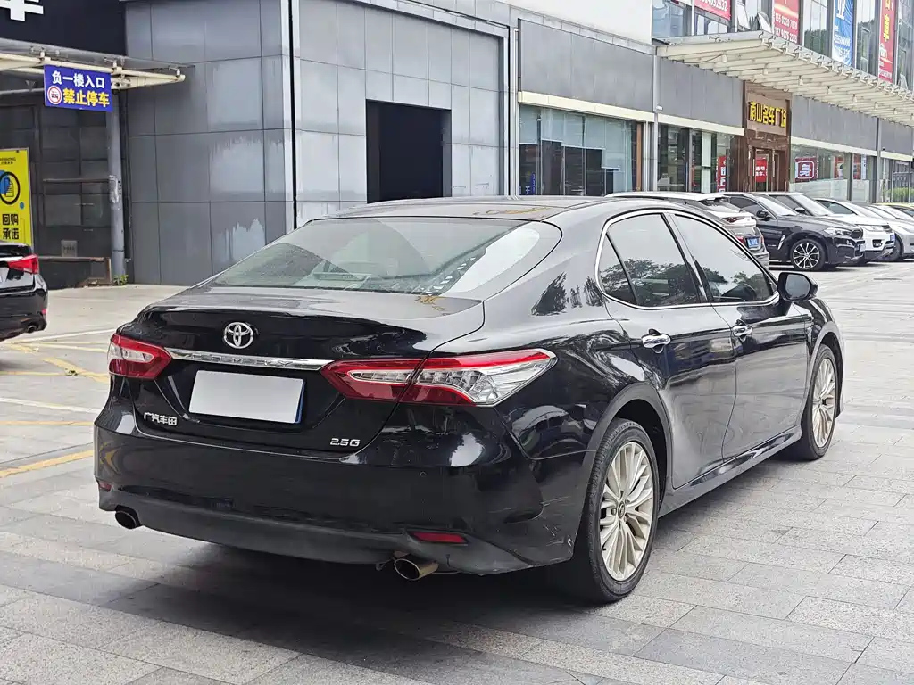 TOYOTA CAMRY 2020