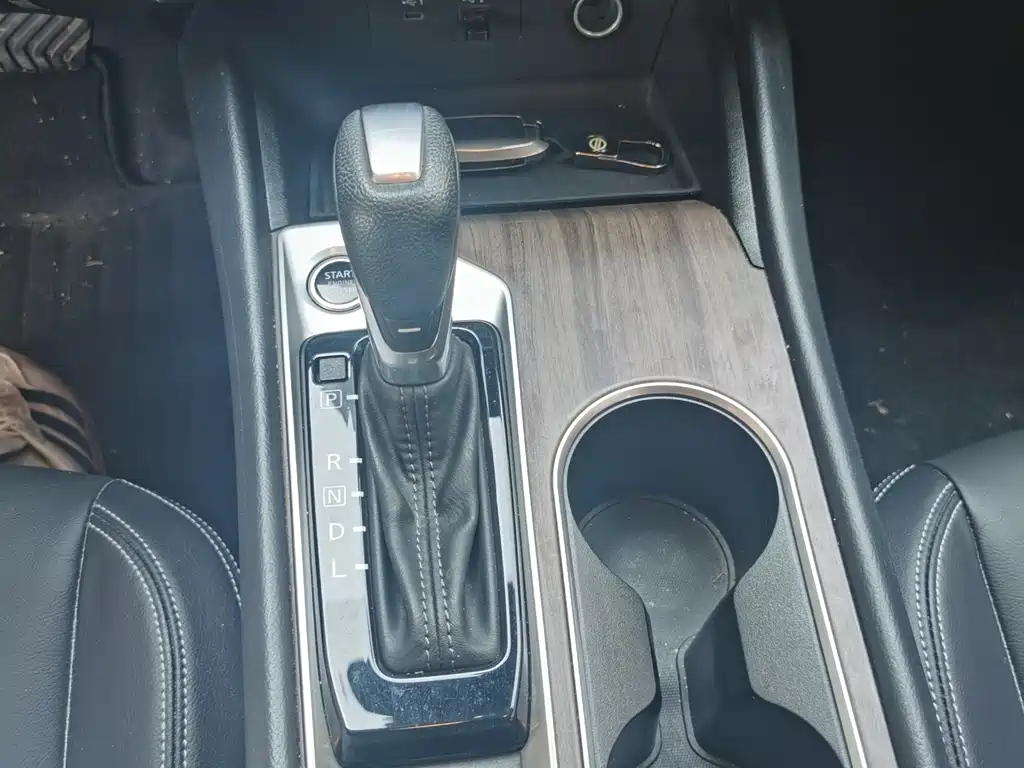 NISSAN TEANA 2021