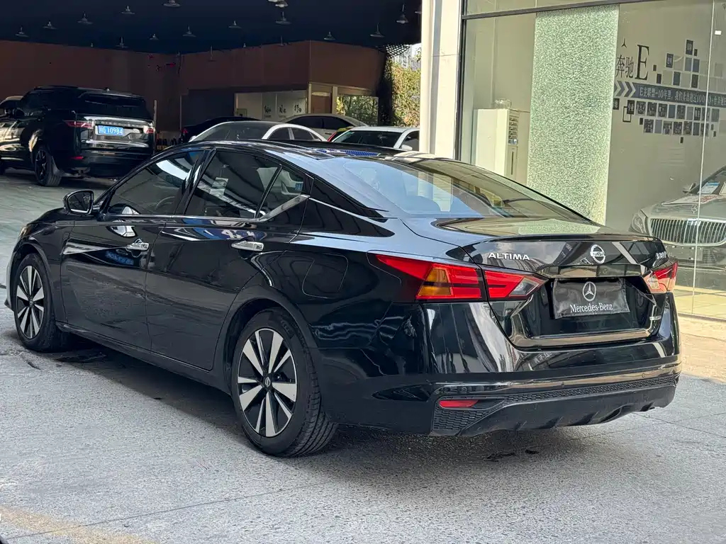 NISSAN TEANA 2021