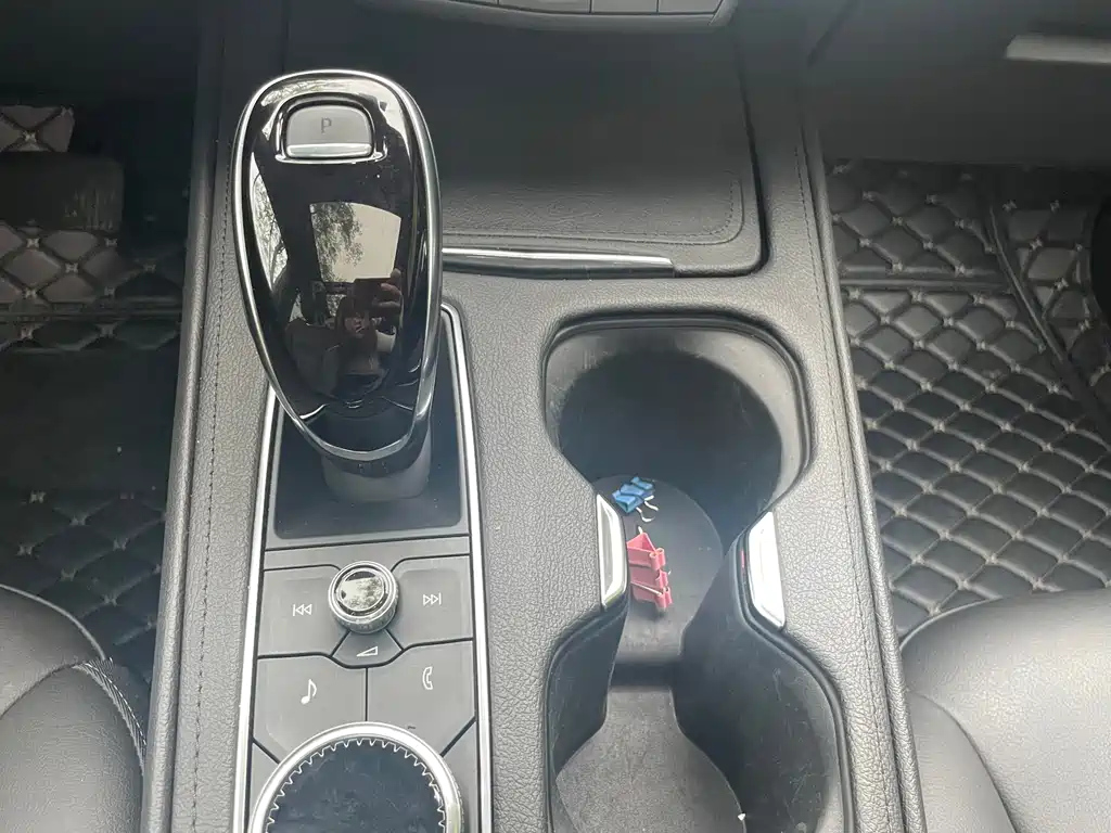 CADILLAC XT4 2021