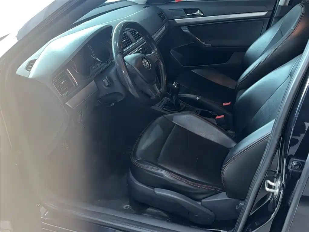 VOLKSWAGEN LAVIDA 2018