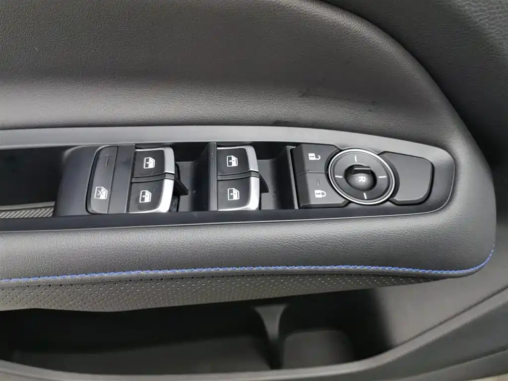 FORD EQUATOR SPORT 2025