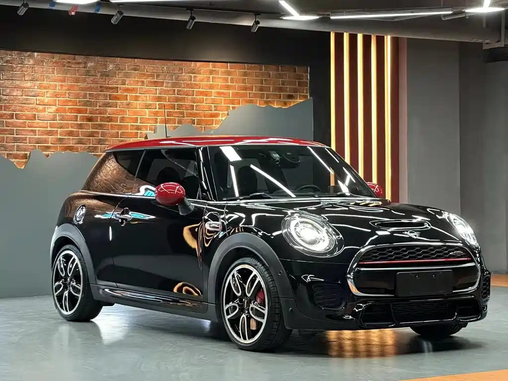 MINI JCW 2019
