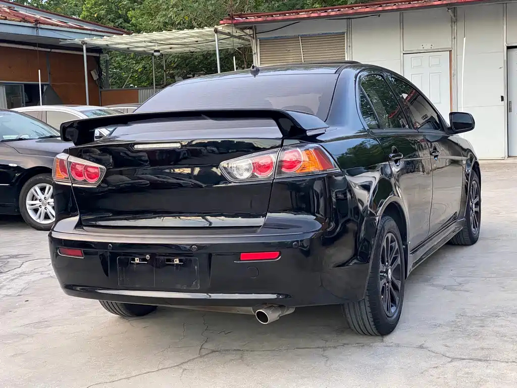 MITSUBISHI LANCER EX 2012