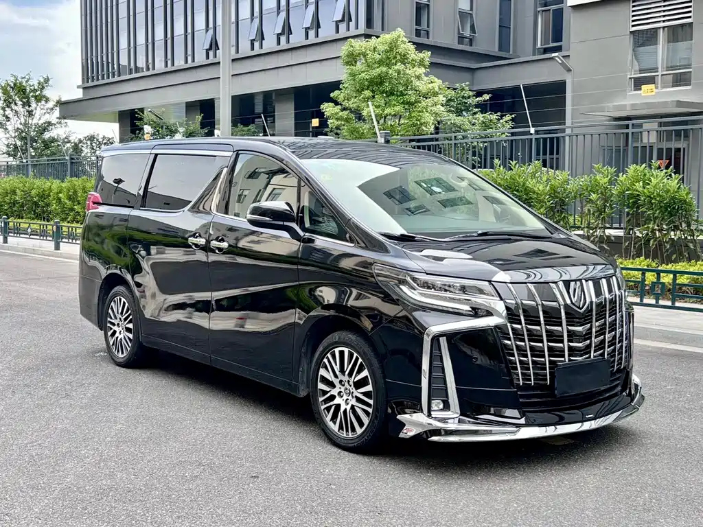 TOYOTA ALPHARD 2015