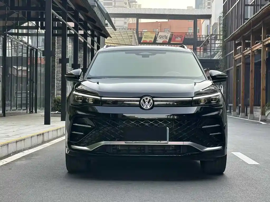 VOLKSWAGEN TIGUAN L 2025