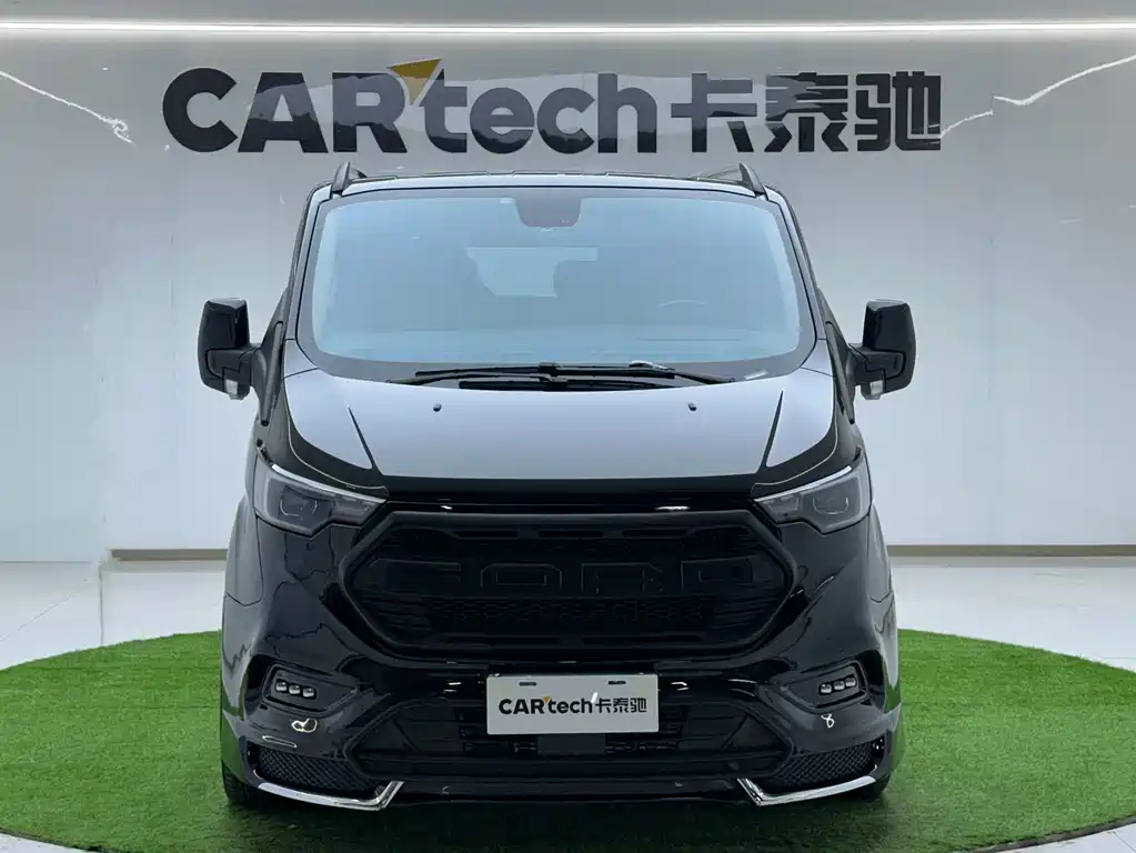 FORD TOUREO 2024