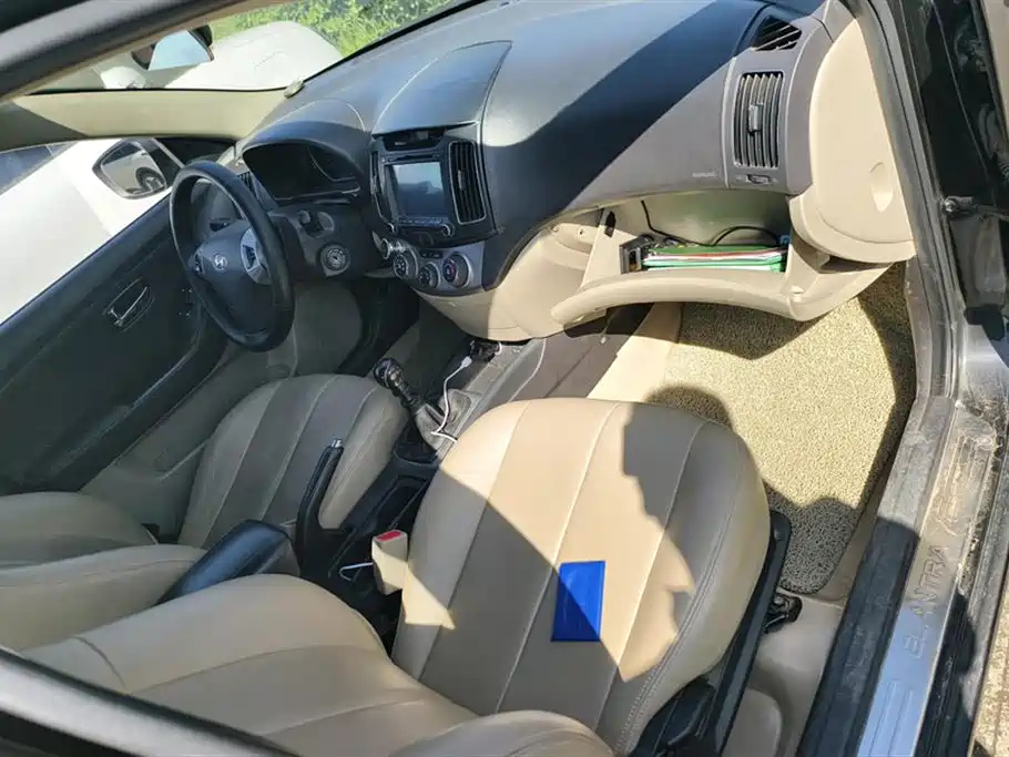 HYUNDAI CELESTA 2011