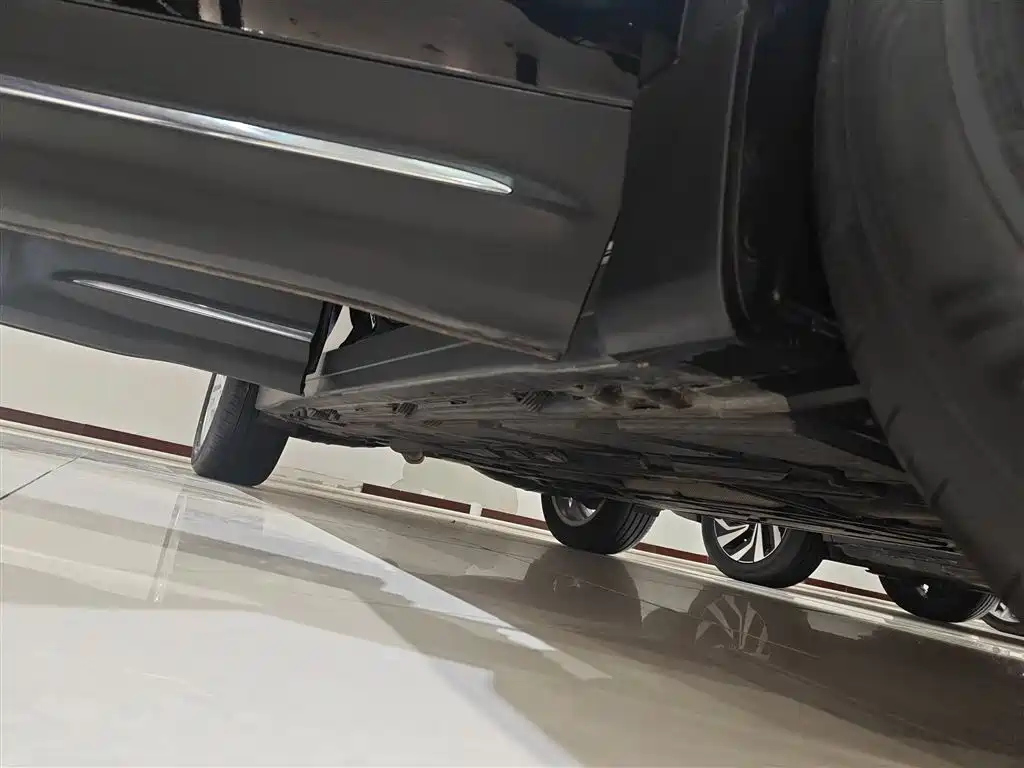 MERCEDES BENZ GLB 2023