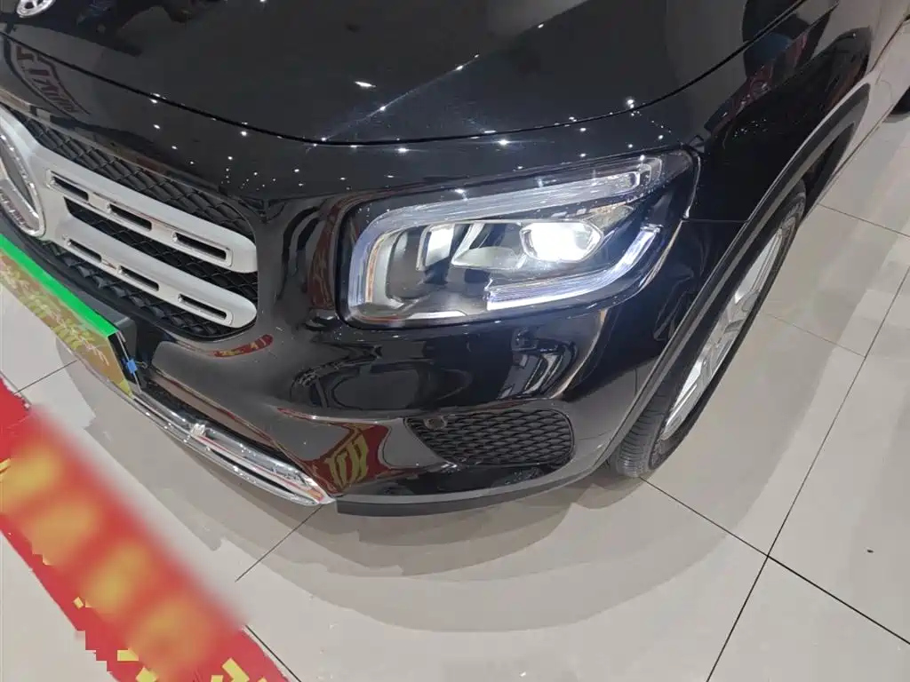 MERCEDES BENZ GLB 2023