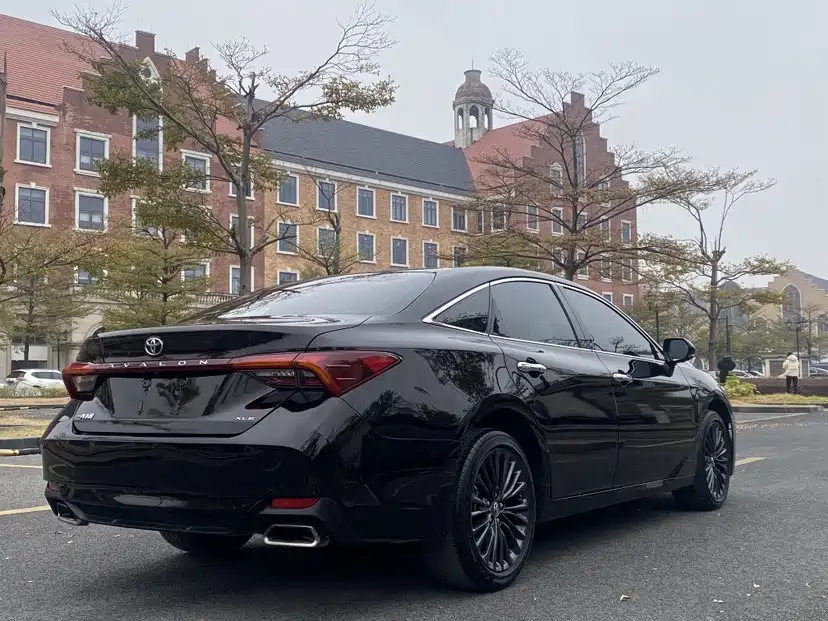 TOYOTA AVALON 2020