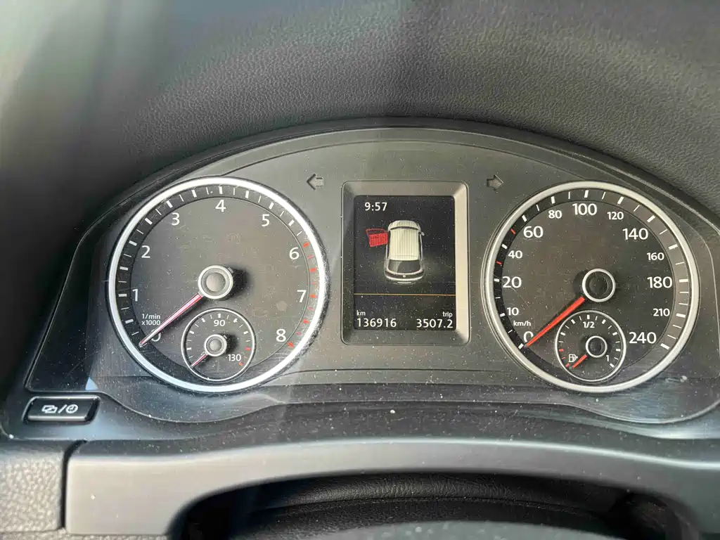 VOLKSWAGEN TIGUAN 2014