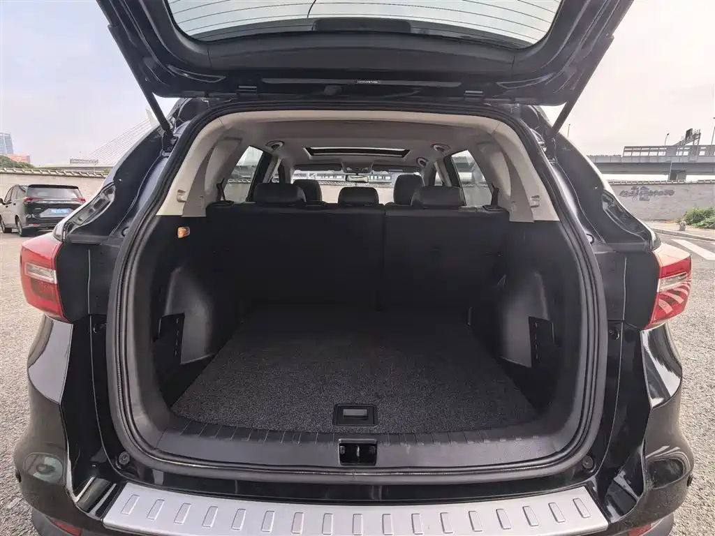 DONGFENG AEOLUS AX7 2019