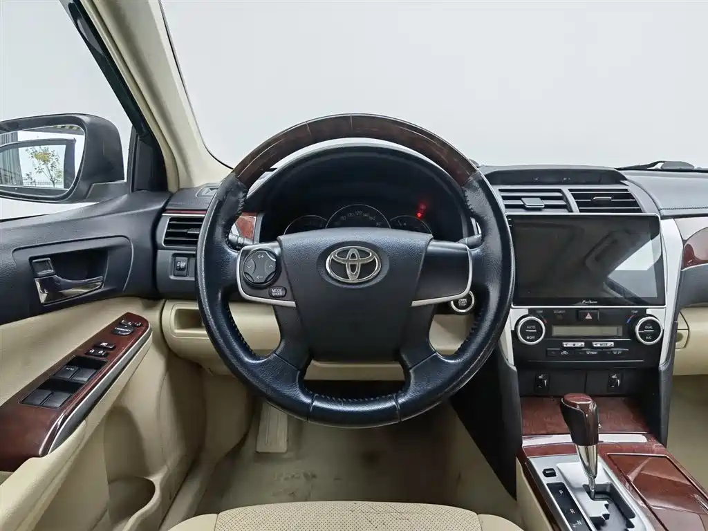 TOYOTA CAMRY 2014