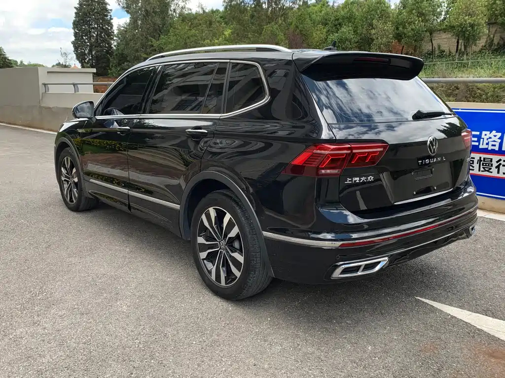 VOLKSWAGEN TIGUAN L 2023