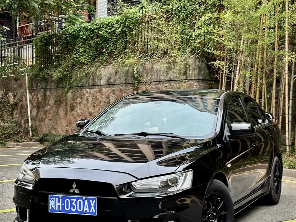 MITSUBISHI LANCER EX 2012