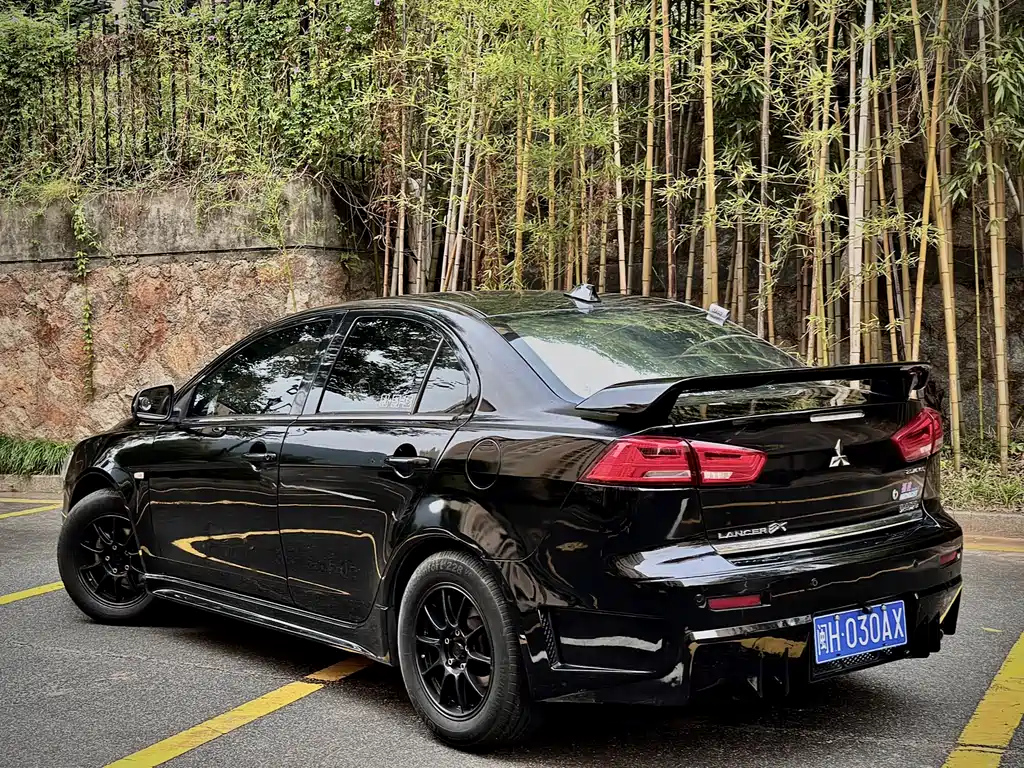 MITSUBISHI LANCER EX 2012