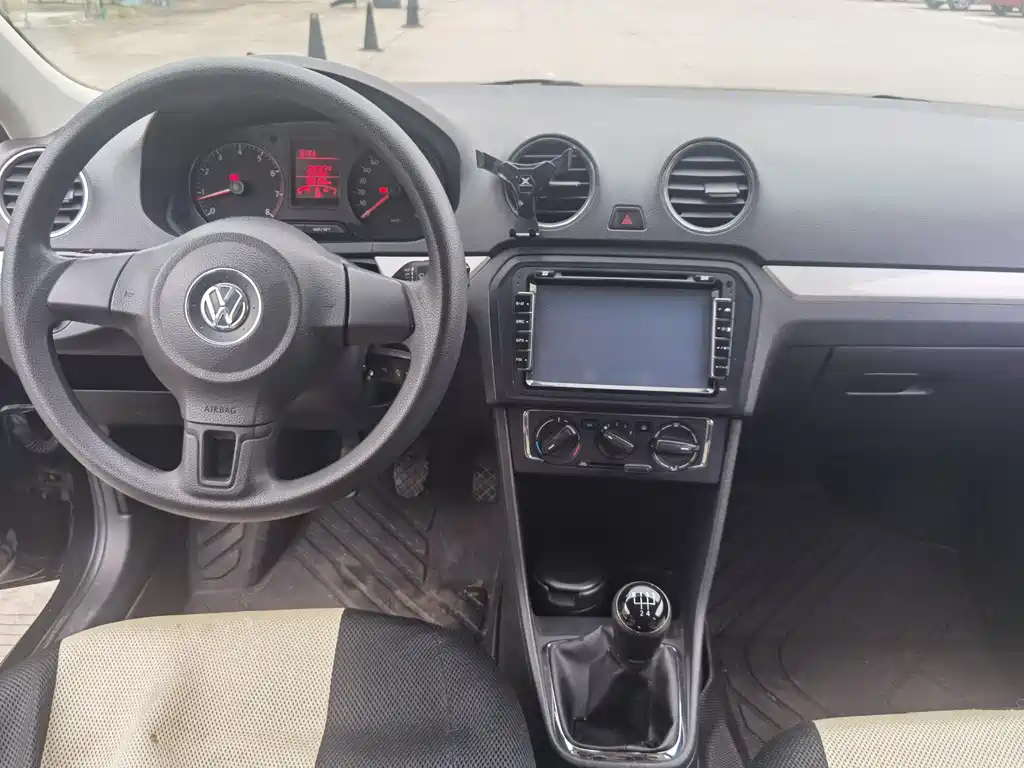 VOLKSWAGEN JETTA 2013