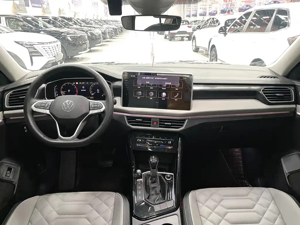 VOLKSWAGEN TAYRON 2022