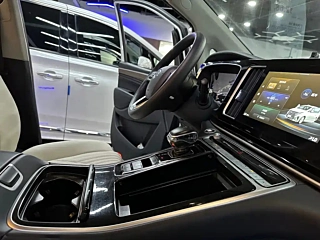 TRUMPCHI M8  2023 YEAR  390T PREMIUM ENJOY ED 2023