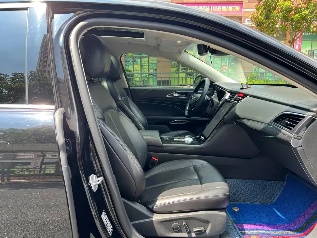 FORD TAURUS 2019