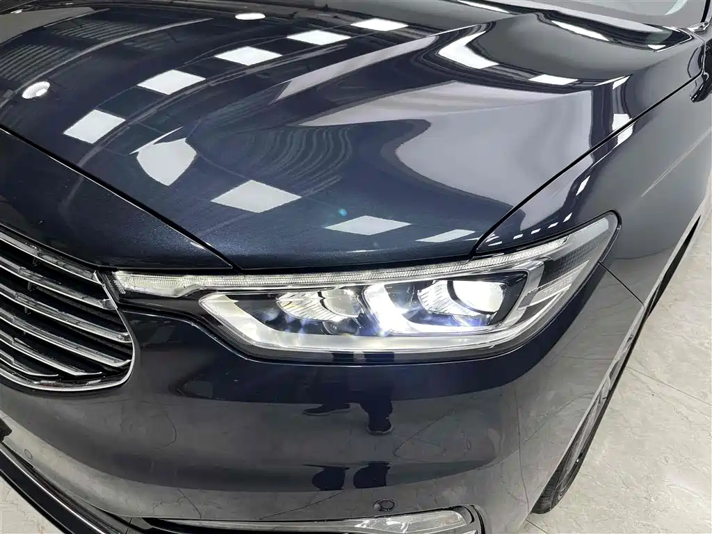 FORD TAURUS 2021