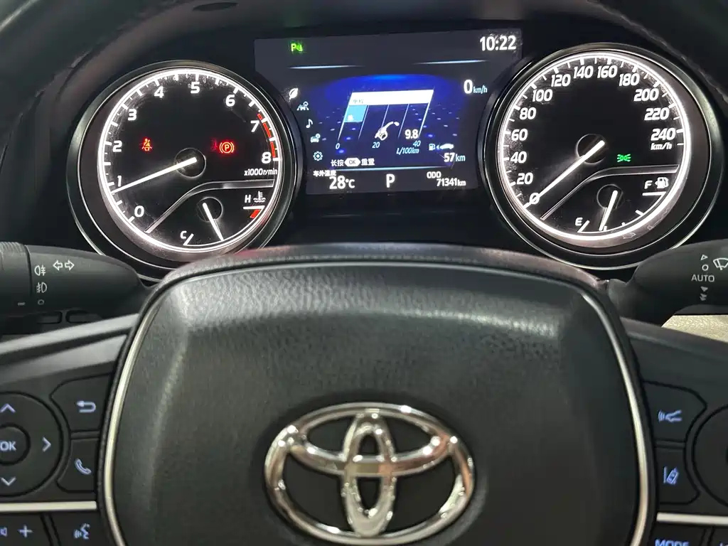 TOYOTA CAMRY 2019