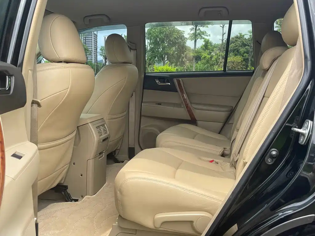 TOYOTA HIGHLANDER 2012