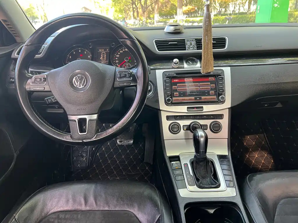 VOLKSWAGEN MAGOTAN 2015