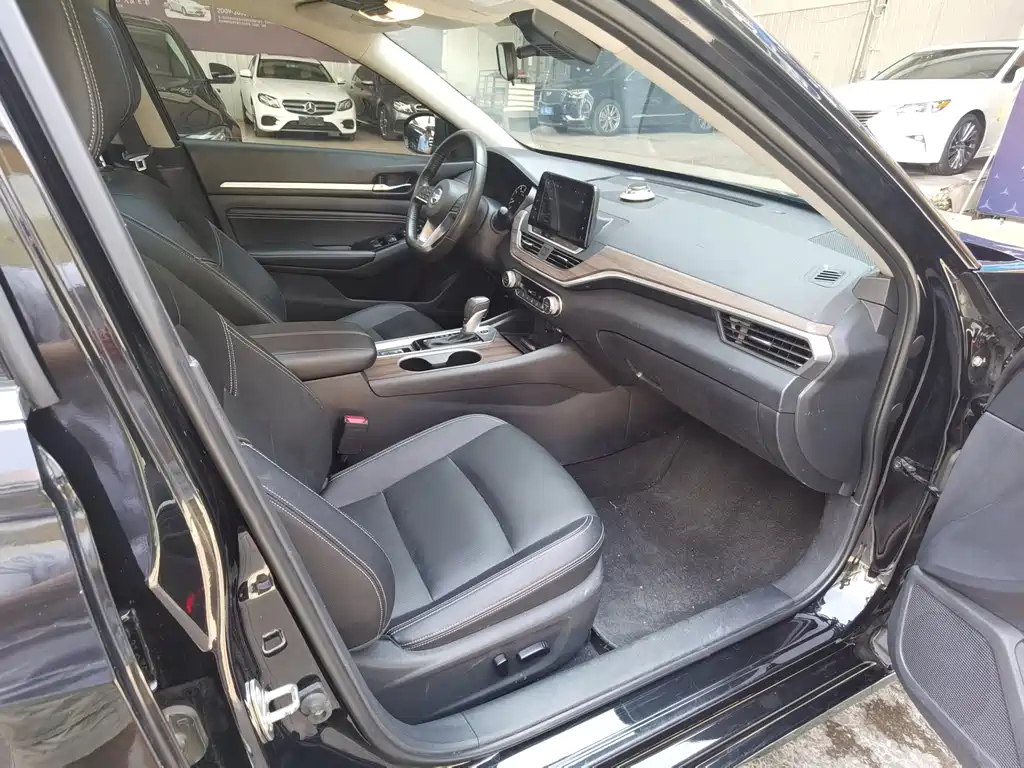 NISSAN TEANA 2021