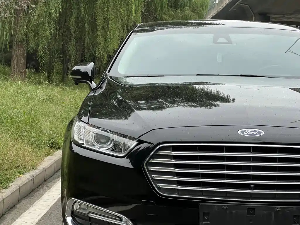FORD TAURUS 2017
