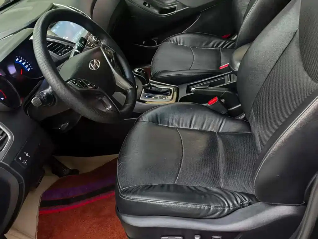 HYUNDAI ELANTRA 2015