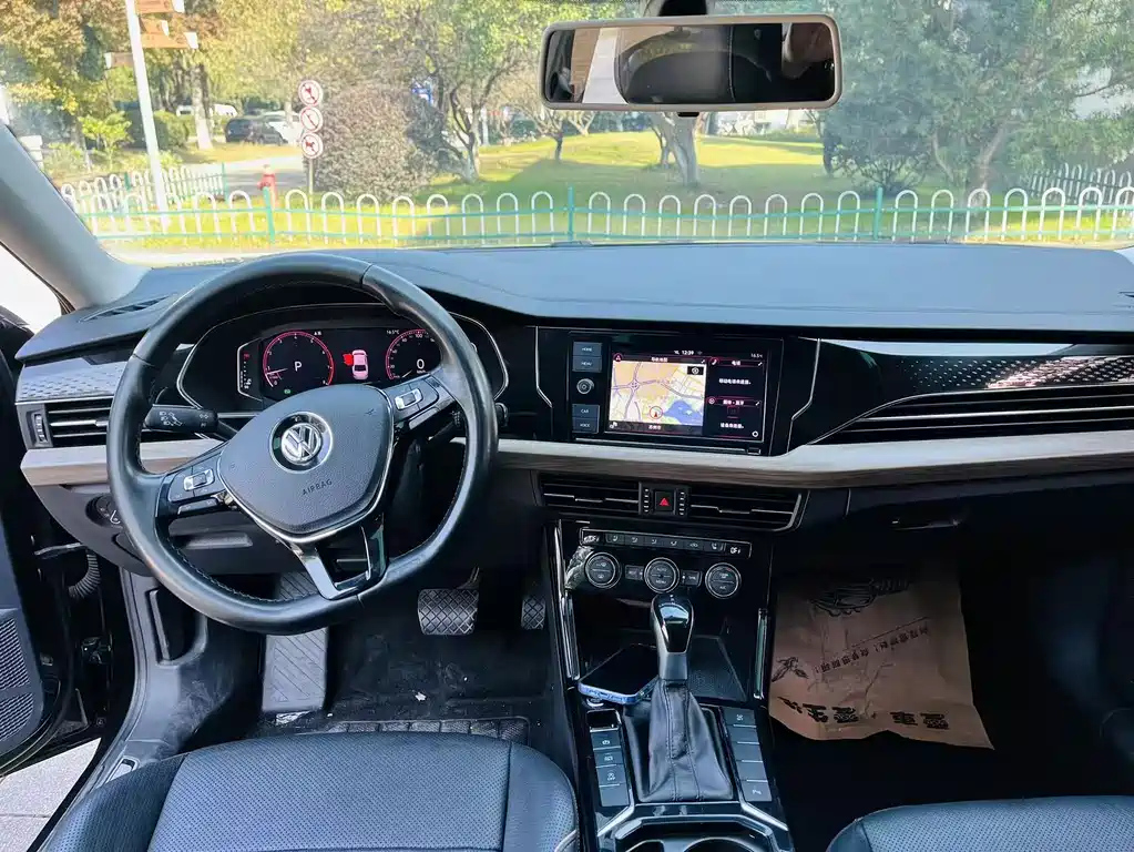 VOLKSWAGEN PASSAT 2019