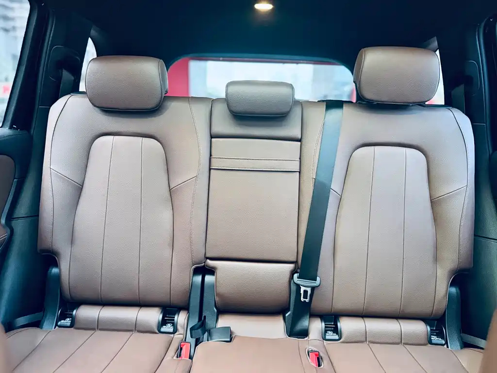 MERCEDES BENZ GLB 2024