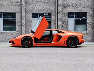LAMBORGHINI AVENTADOR 2011