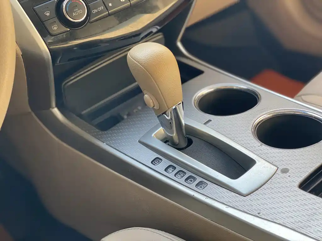 NISSAN TEANA 2019