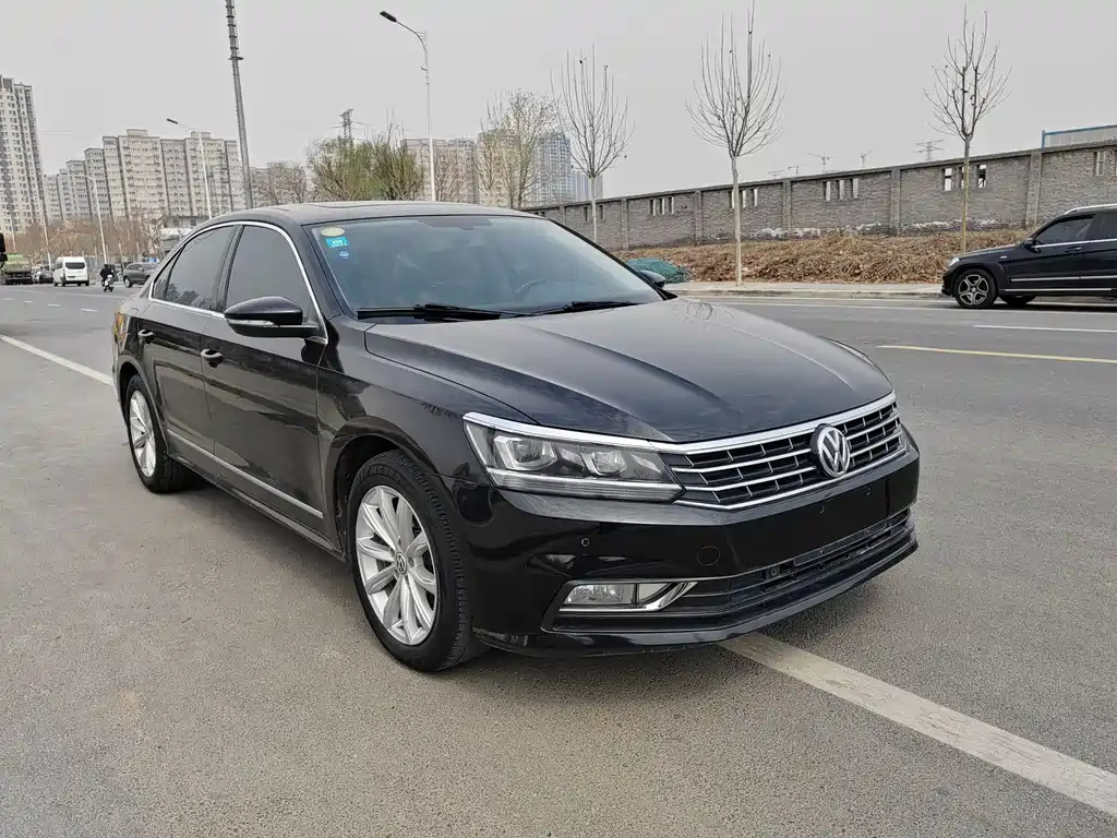 VOLKSWAGEN PASSAT 2018