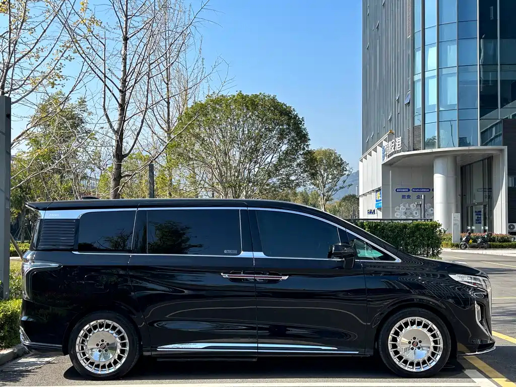 HONGQI HQ9 2022