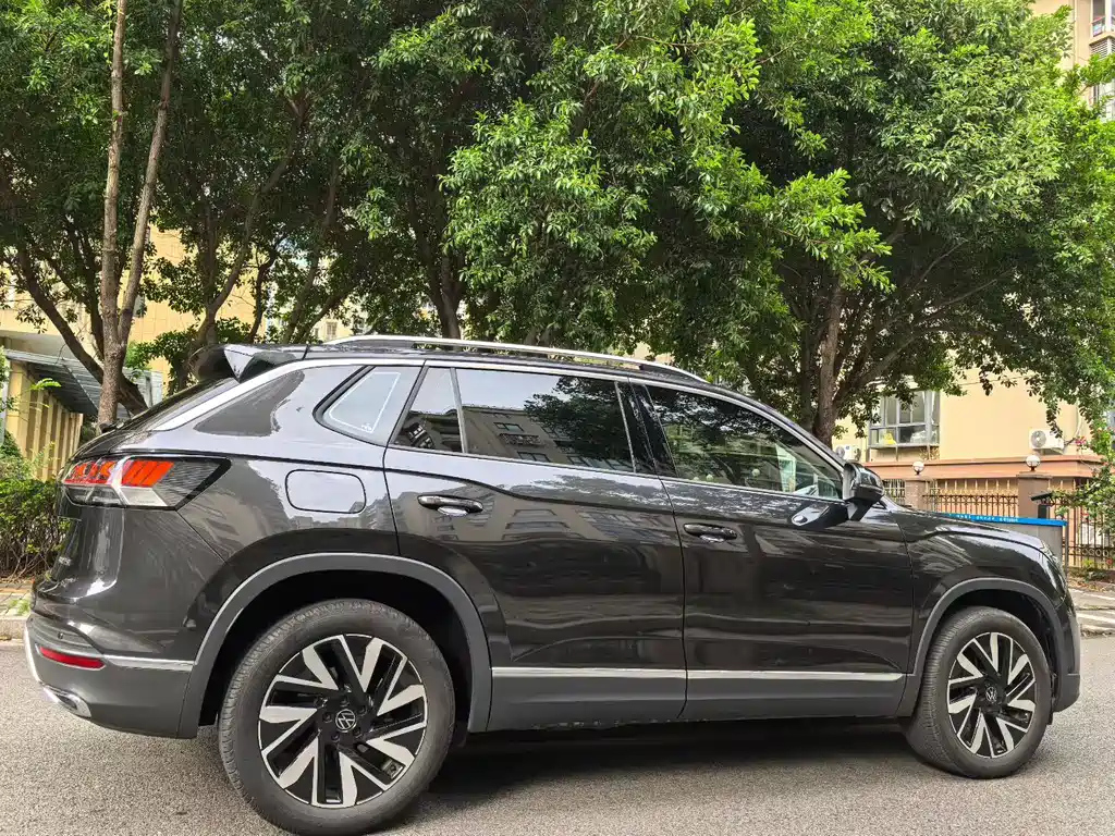 VOLKSWAGEN TAYRON 2025