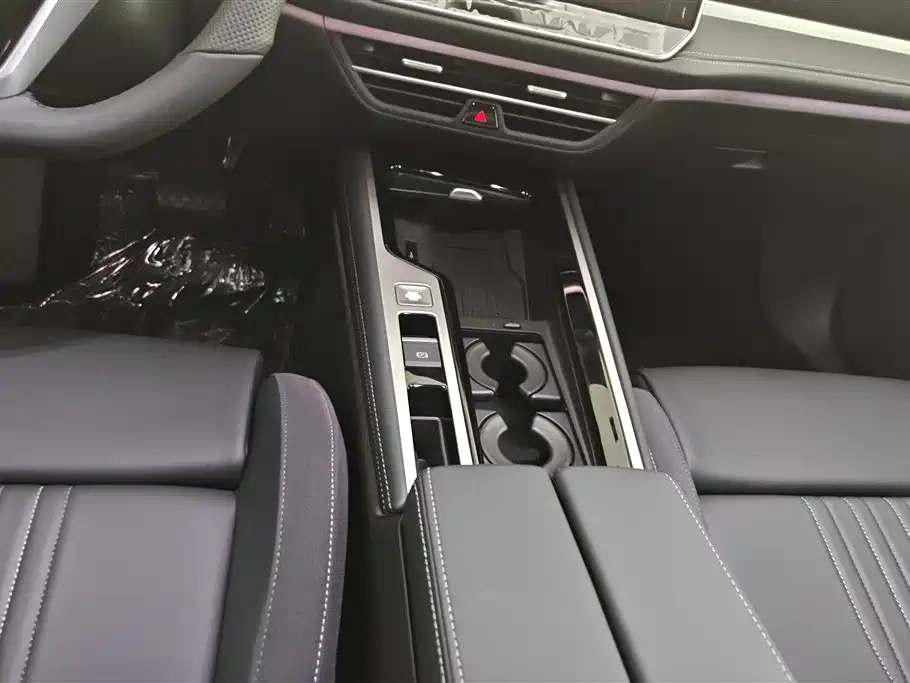 VOLKSWAGEN MAGOTAN 2025