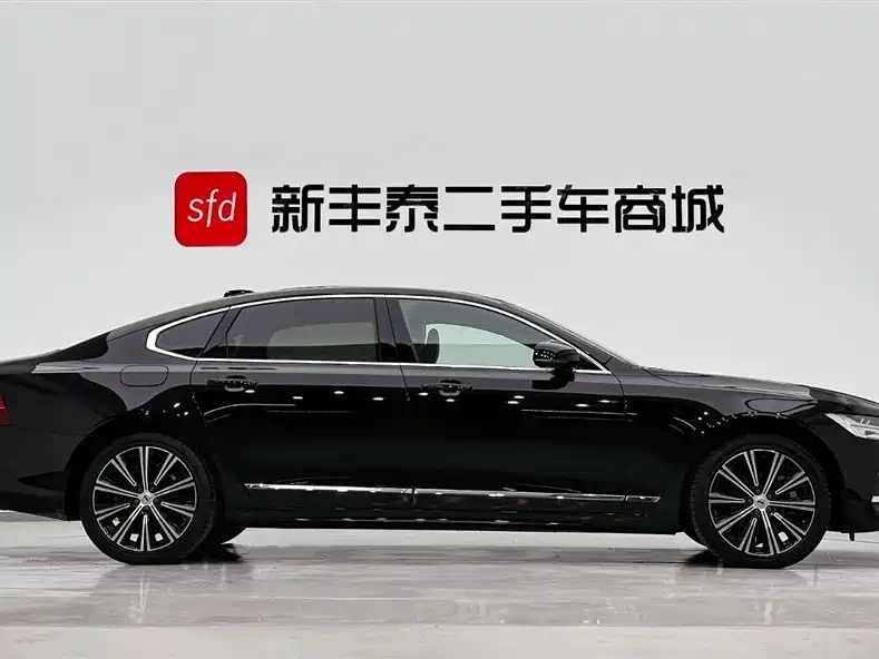 VOLVO S90 2023