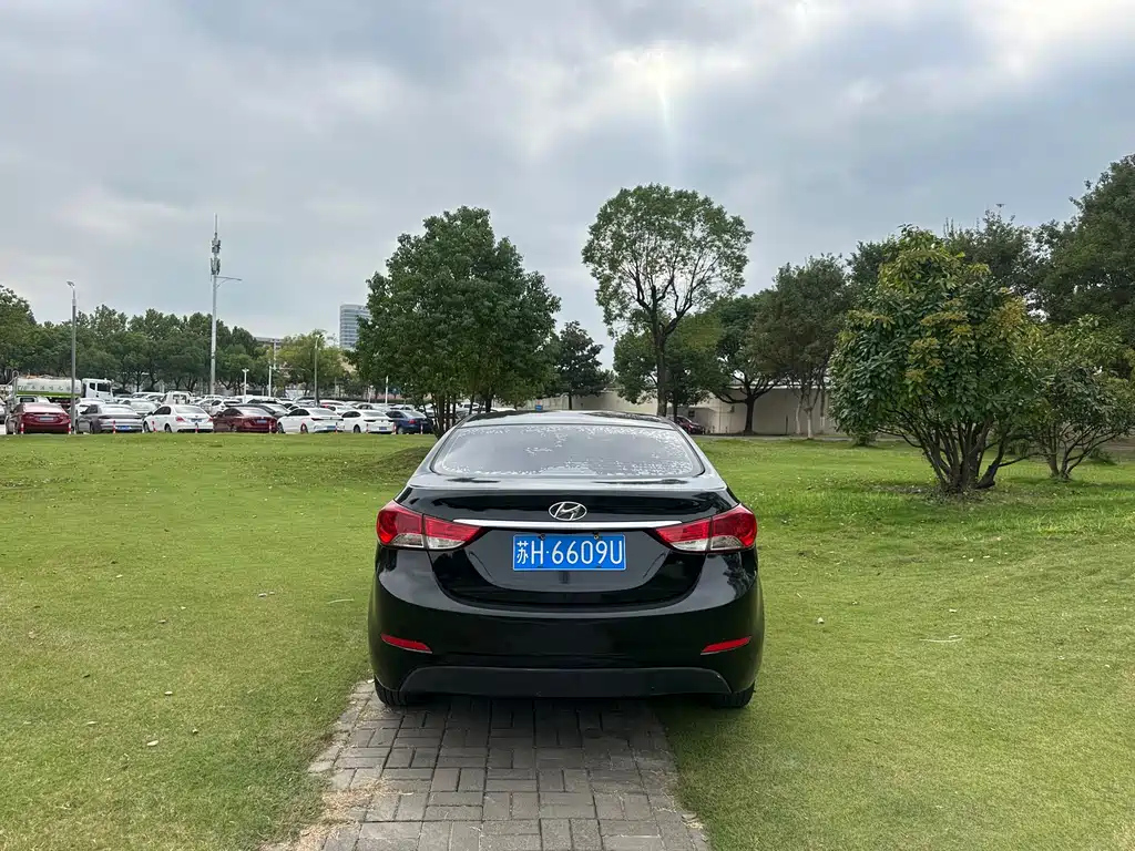 HYUNDAI ELANTRA 2012