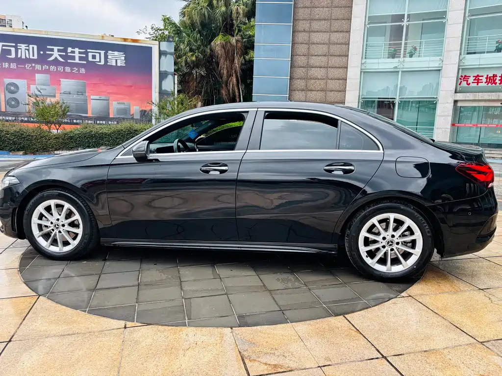 MERCEDES BENZ A-CLASS 2019