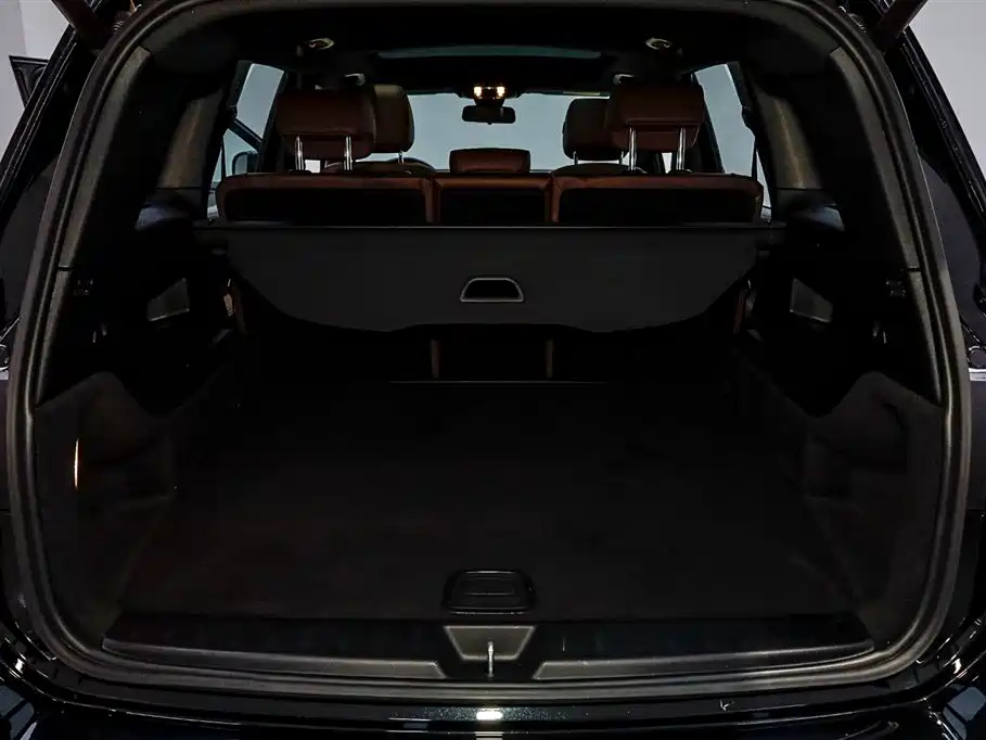 MERCEDES BENZ GLB 2023