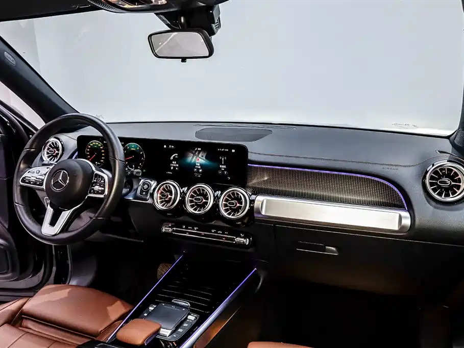 MERCEDES BENZ GLB 2023