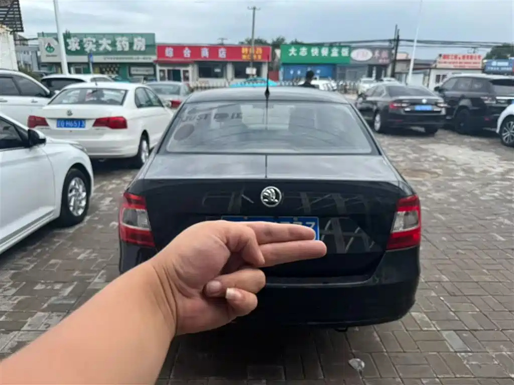 SKODA RAPID 2015
