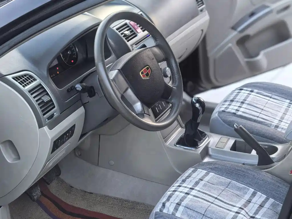 GEELY AUTO CLASSIC EMGRAND 2010