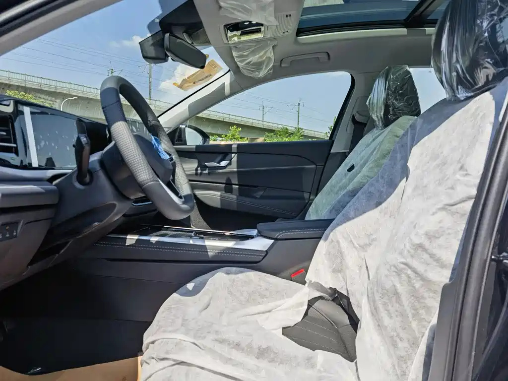 VOLKSWAGEN PASSAT 2025