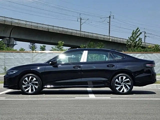 VOLKSWAGEN PASSAT  2025