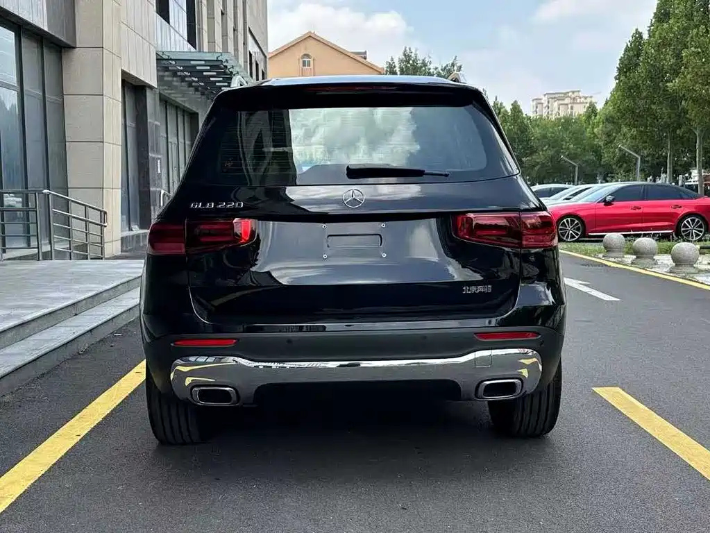 MERCEDES BENZ GLB 2025